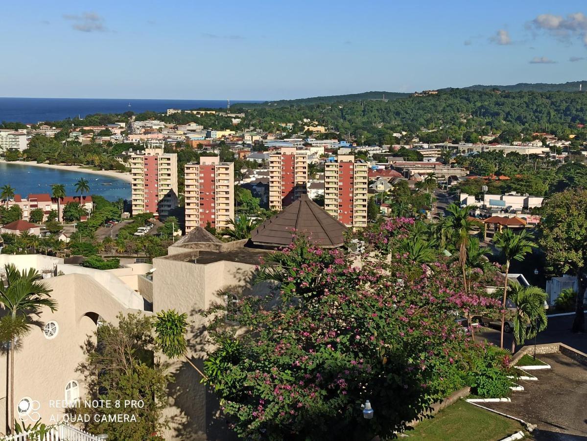 Columbus Heights Apt 26 F Очо-Ріос Екстер'єр фото